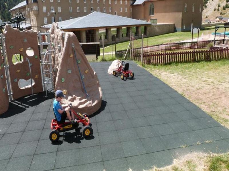 Apartaments Vall De Nuria Кералбс Екстериор снимка